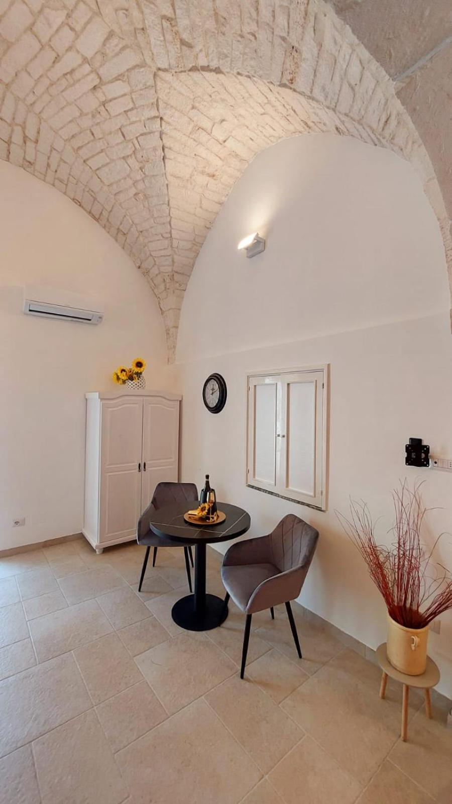 Aurasia Al Borgo Antico Остуні Екстер'єр фото